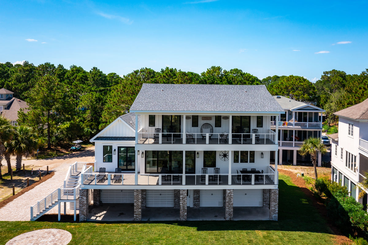 Riley Pointe II Crosby Creations