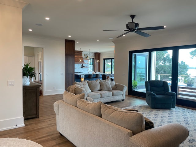 Mirrored floorplan 